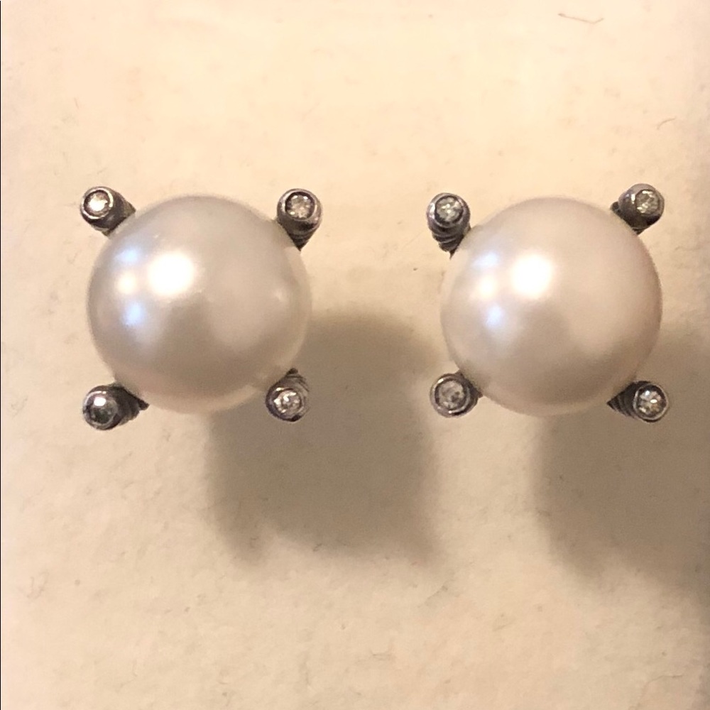 David Yurman Pearl Earrings!